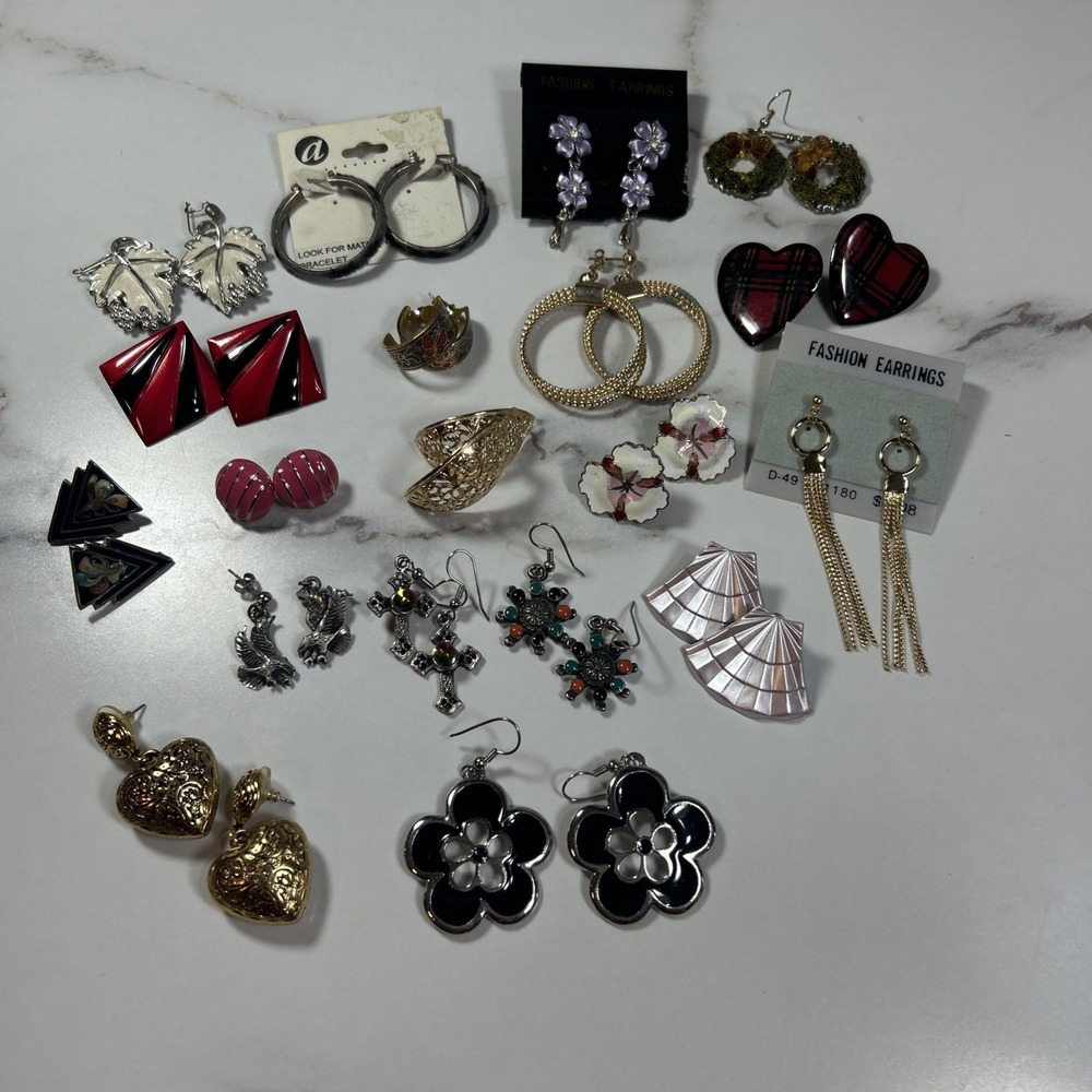 Vintage Estate Lot Of 19 Pierced Earrings